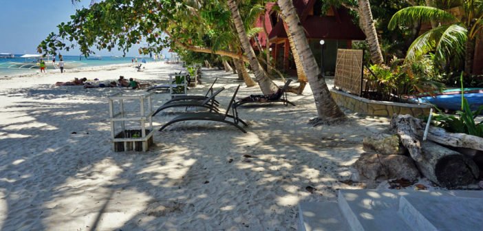 Alona Tropical Beach Resort in Panglao