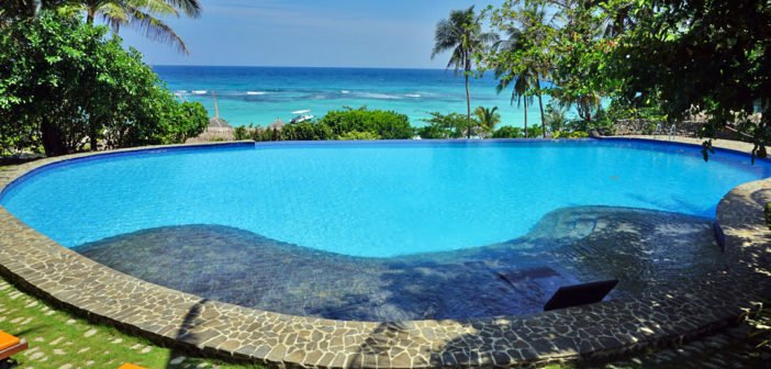Amun Ini Beach Resort Pool