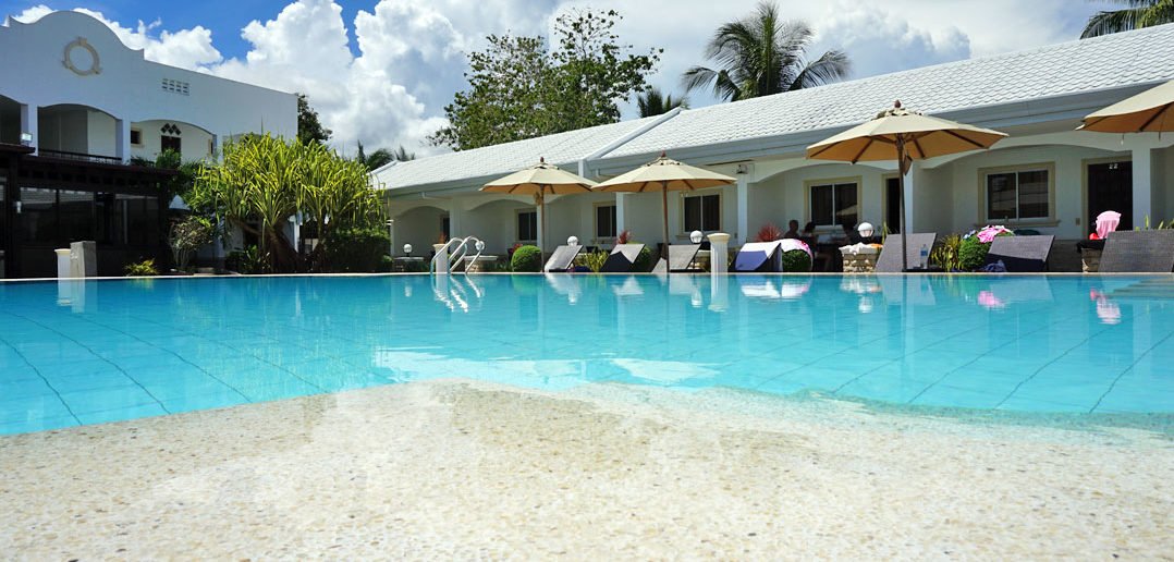 Panglao Regents Park Hotel - Swimming pool